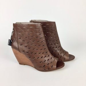 Bronx Last Lee Brown Perforated Leather Wedge Peep Toe Booties 39 8.5
